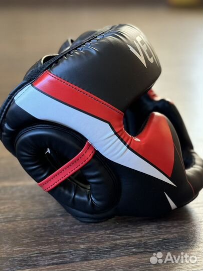 Боксерский шлем venum