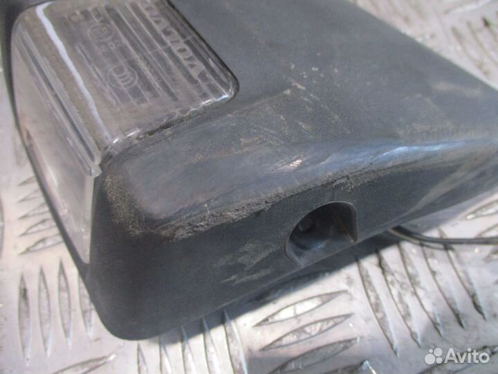 Повторитель поворота правый (в сборе с корпусом )