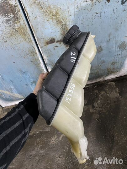 Бачок расширительный Mercedes w210