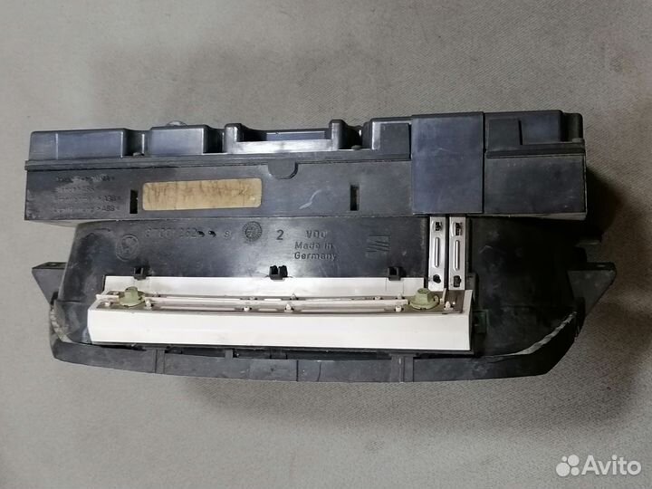 Панель приборов Volkswagen Golf 3 1988-1997