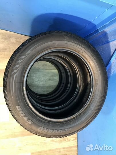 Yokohama Ice Guard IG35 215/60 R16