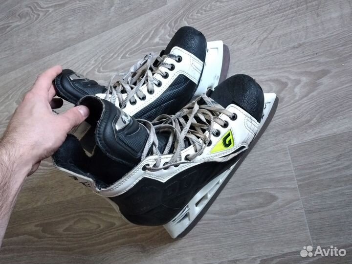 Коньки хоккейные