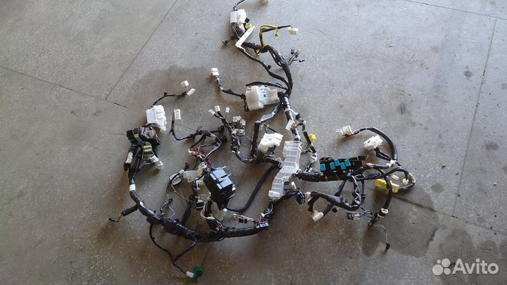 Б/У Б/У Проводка подторпедная 1GD-FTV АКПП F2