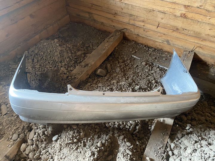 Бампер задний тойота карина