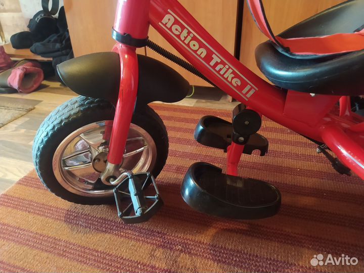 Детский велосипед с ручкой