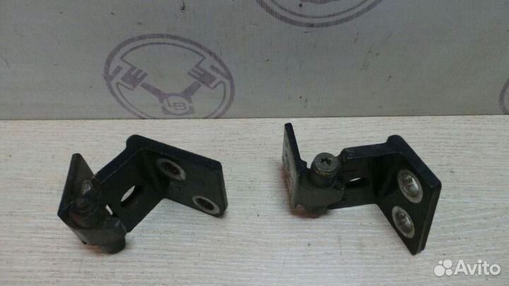 Петли левой задней двери задние левые Peugeot 607