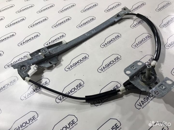 Стеклоподъемник задний правый Volkswagen Passat B3