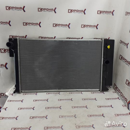 Радиатор охлаждения двигателя toyota Auris