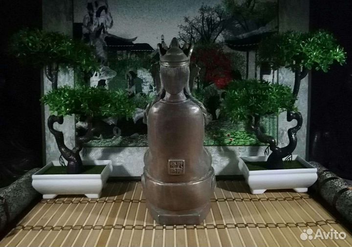 Антикварная статуэтка Будда с кинжалом