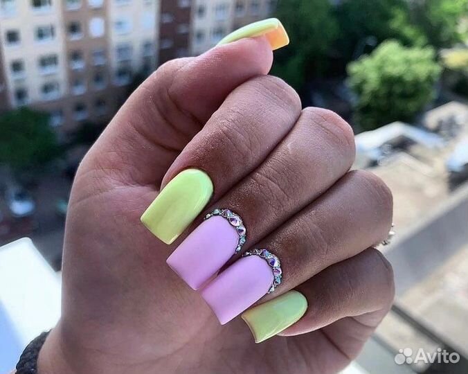 Маникюр с покрытием гель-лаком