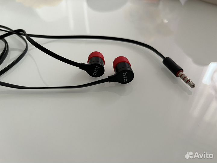 Наушники HTC