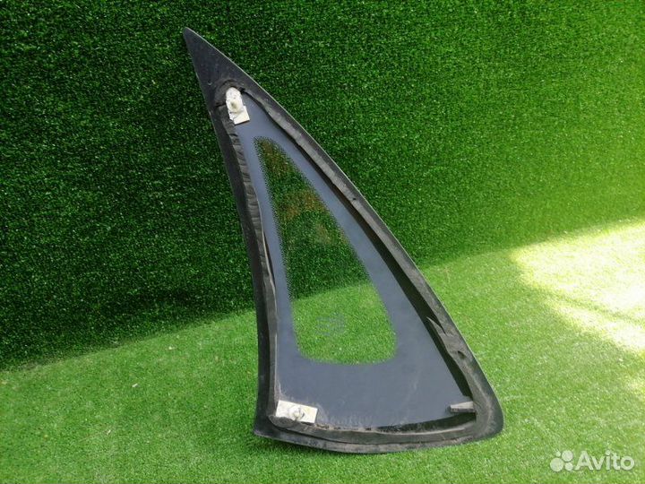 Стекло двери (форточка) заднее правое LADA Granta