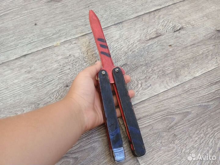 Бабочка из дерева ручной работы