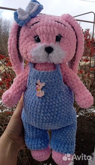 Вязаные игрушки зайка