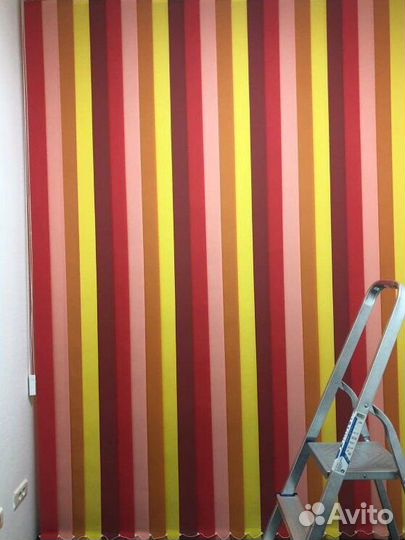 Рулонные шторы зебра в коробе E2348