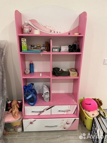 Детский стол и стеллаж