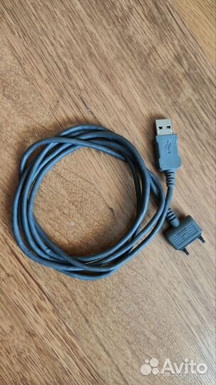 Зу,Зарядное устройство Sony Ericsson