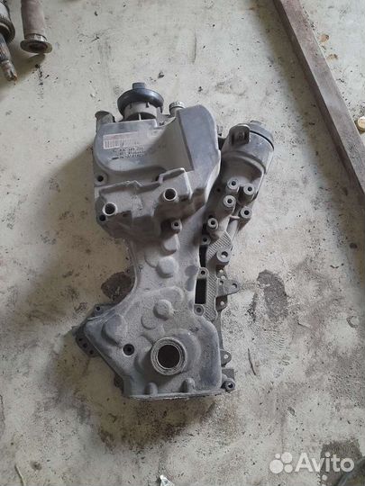 Крышка двигателя передняя Volkswagen Jetta 5