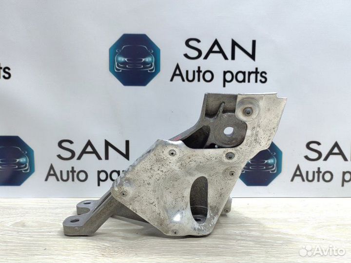 Кронштейн двигателя правый Bmw X5 E70 N52B30 2008