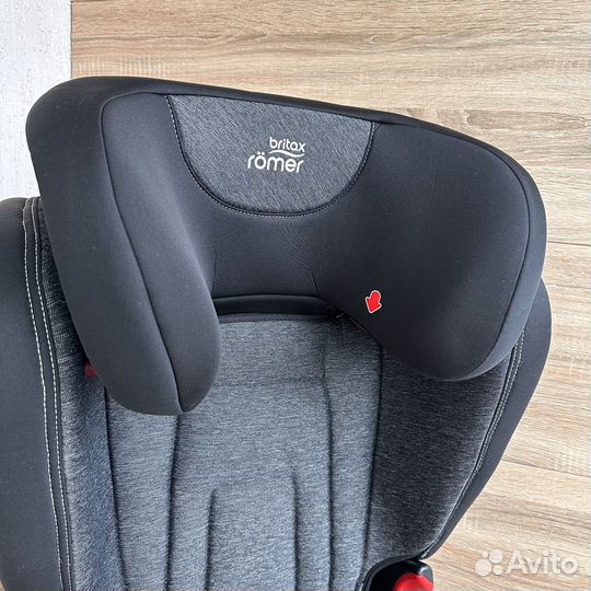 Автомобильное кресло britax romer kidfix 2s