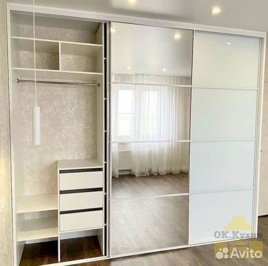 Шкаф с зеркалом