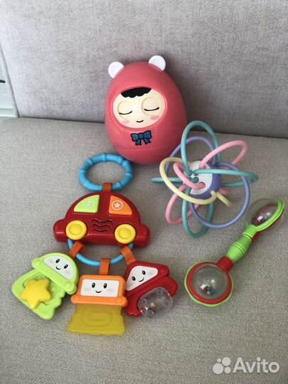 Развивающие игрушки для малышей пакетом