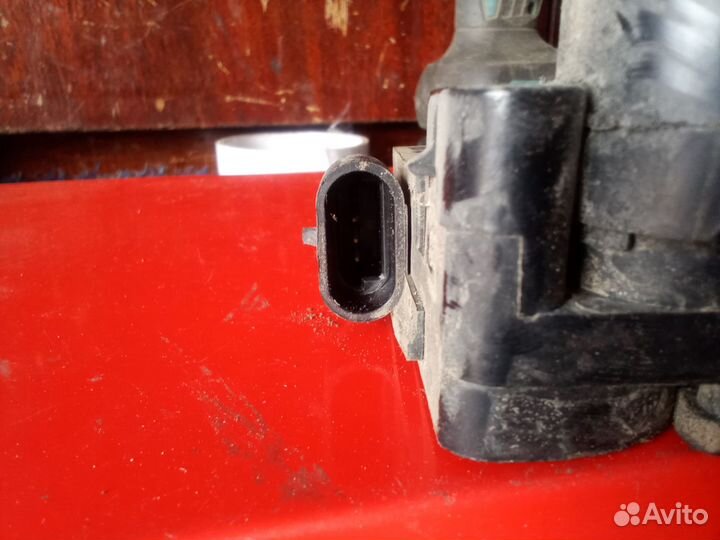 Санг енг рекстон 1 замок передний левый