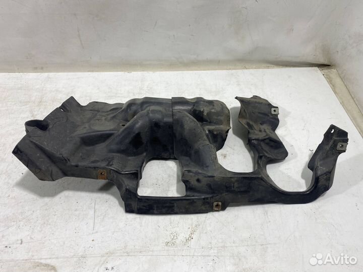 Кожух рулевого кронштейна BMW 6 F06