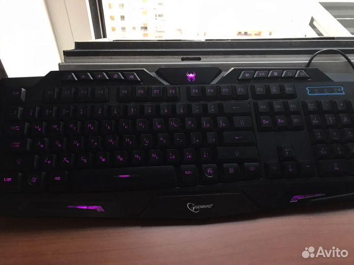 Игровая клавиатура и мышь