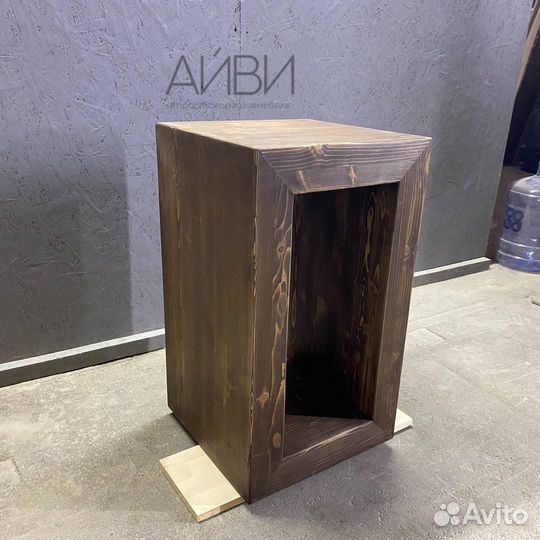 Прикроватный столик журнальный