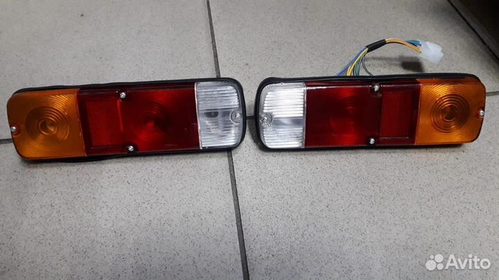 Задние фонари тойота дюна цена за пару