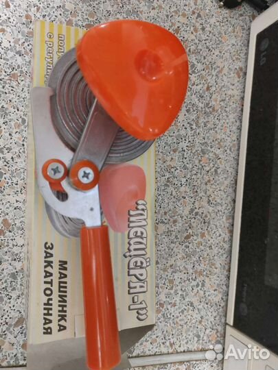 Закаточная машинка для банок