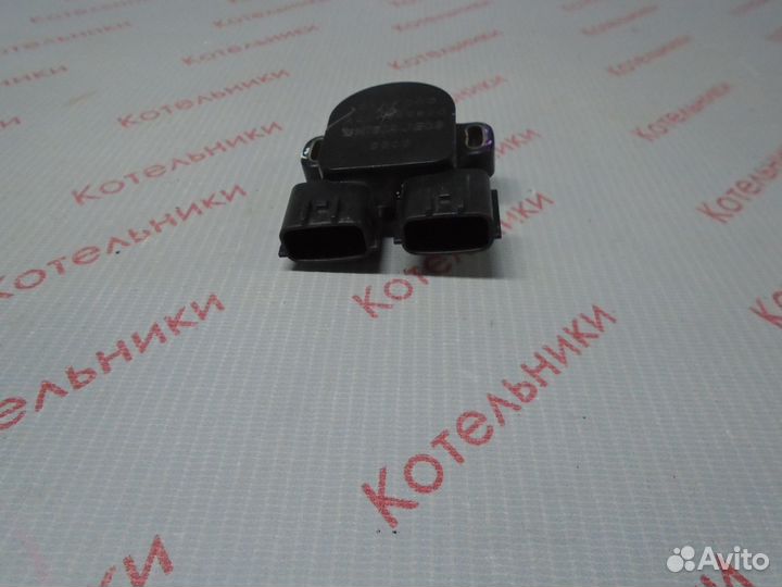 Nissan 22620-4M500 Датчик положения дросселя