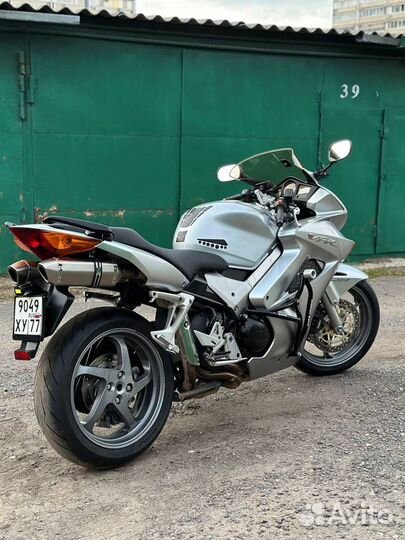 Honda VFR 800 vtec