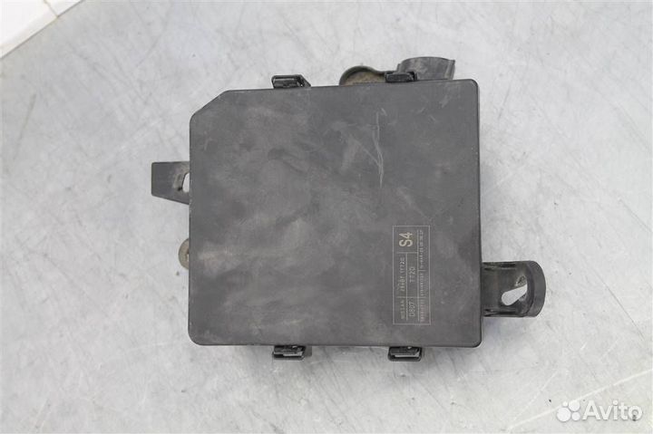 Корпус блока предохранителей Nissan Sentra B17