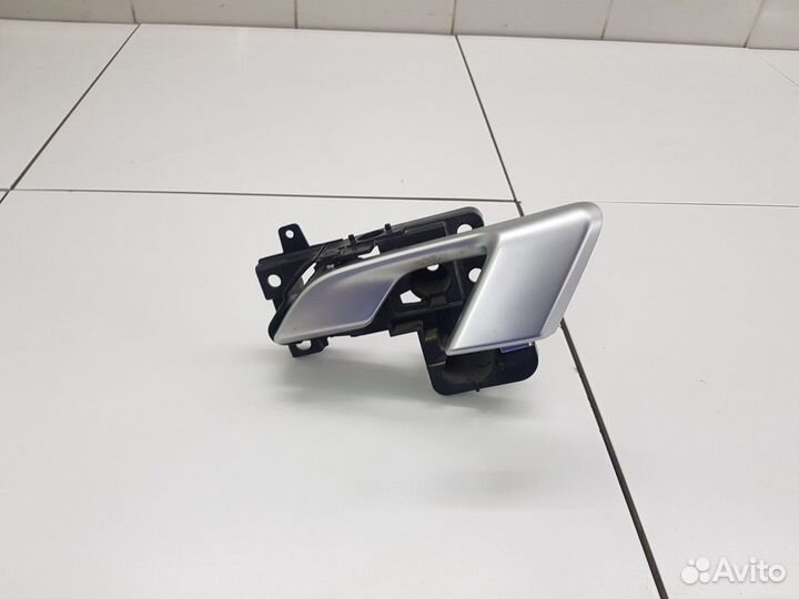 Ручка двери внутренняя задняя левая