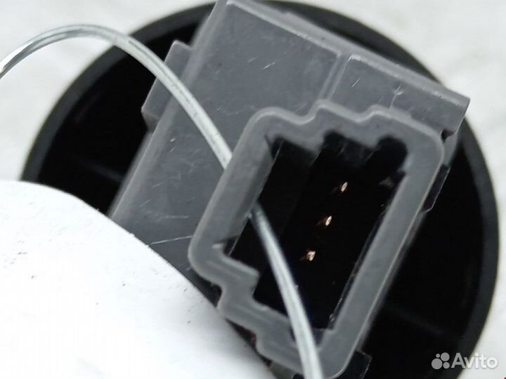 Кнопка аварийной сигнализации Toyota RAV4