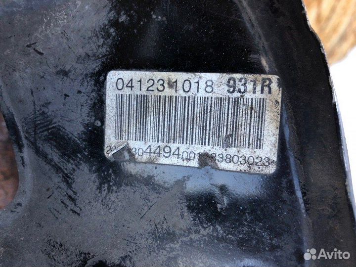 Поворотный кулак передний правый Mercedes C-Class