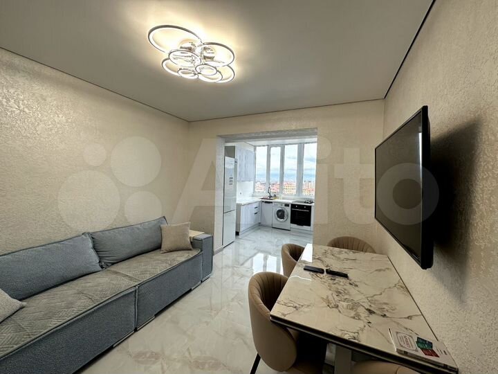 2-к. квартира, 76 м², 17/17 эт.