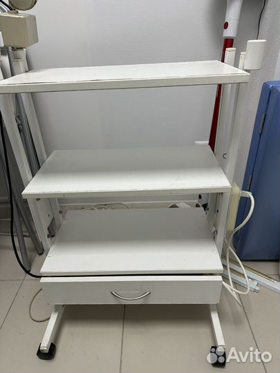 Лампа лупа с тележкой для косметологов