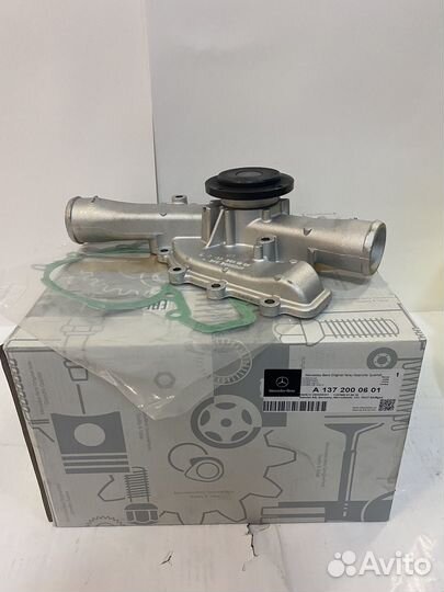 Насос водяной Mercedes- Benz А1372000601