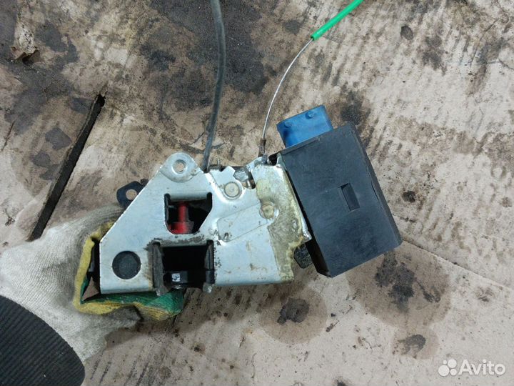 Замок двери задней правой BMW 5 E34