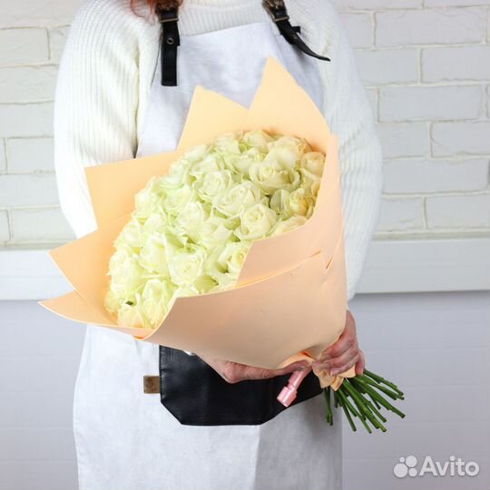 Шикарный, нежный букет белых роз - привезем к вам