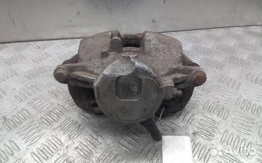 Суппорт тормозной передний левый mercedes benz C-c