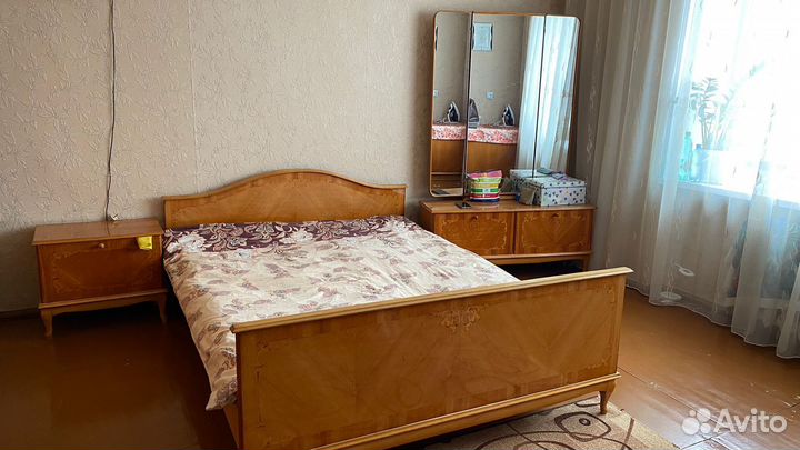 Спальный гарнитур бу