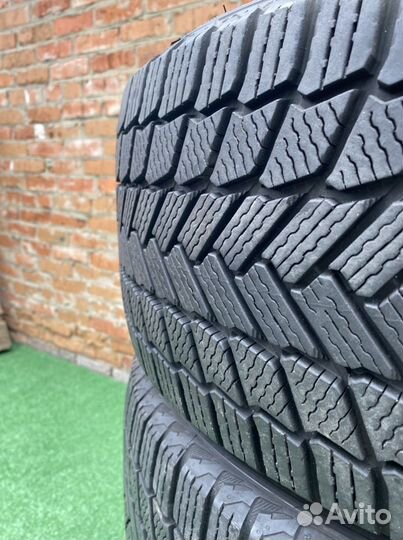 Michelin X-Ice Snow SUV 255/50 R20