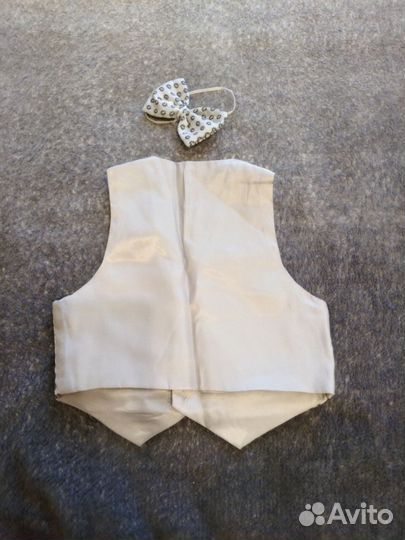Нарядный костюм (жилетка/бабочка) на мальчика,р.86