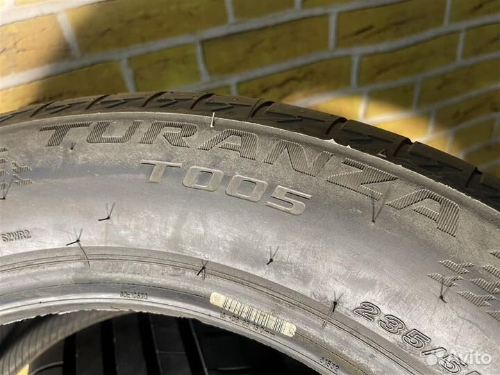 Bridgestone Turanza T005 235/55 R18