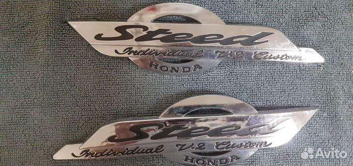 Шильдики для мотоцикла на бак