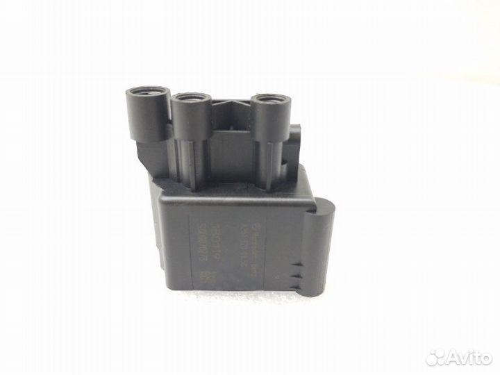 Блок клапанов пневмоподвески Mercedes-Benz E-Class